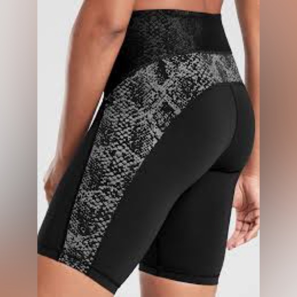 Athleta Stay Fly 9" Biker Shorts- Black Gym Workout Athletic Activewear